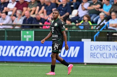 Ferencvros takımından Tosin Kehinde UEFA Şampiyonlar Ligi İkinci Eleme Turu 'nda The New Saints vs Ferencvros' a karşı Park Hall Stadyumu, Oswestry, Birleşik Krallık, 30 Temmuz 2024