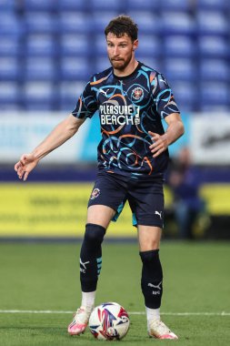 Blackpool 'dan James Husband, 30 Temmuz 2024' te İngiltere Prenton Park 'ta oynanan Tranmere Rovers-Blackpool maçında görev başında.