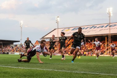 Castleford Tigers 'dan Fletcher Rooney, 1 Ağustos 2024' te İngiltere 'nin Castleford kentinde oynanan 20. Betfred Süper Lig karşılaşmasında Castleford Tigers, Leigh Leopards' a karşı oynuyor.