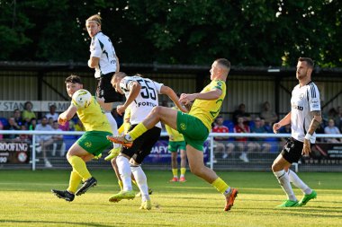 Legia Warszawa 'dan Artur Jdrzejczyk, UEFA Avrupa Konferans Ligi 2. tur ön eleme karşılaşmasında Legia Warszawa' ya karşı Nantporth, Bangor, Birleşik Krallık, 1 Ağustos 2024 'te oynanan 2. 