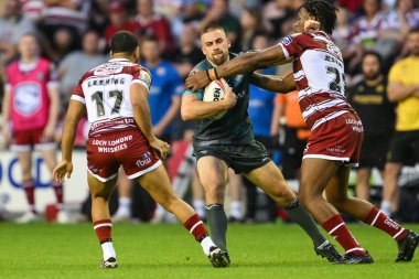 Huddersfield Giants takımından Sam Hewitt, Wigan Warriors 'un Wigan, Wigan, İngiltere' de 1 Ağustos 2024 'te oynanan Wigan Süper Lig karşılaşmasında Wigan Warriors ile Huddersfield Giants arasında oynanan 20.