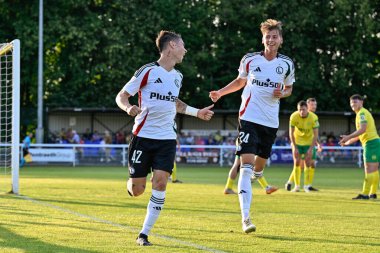 Legia Warszawa 'dan Sergio Barcia, UEFA Avrupa Konferans Ligi 2. tur ön eleme karşılaşmasında Legia Varşova' ya katılma hedefini kutluyor. 2. Raund Caernarfon Town - Legia Varşova - Nantporth, Bangor, Birleşik Krallık, 1 Ağustos 2024