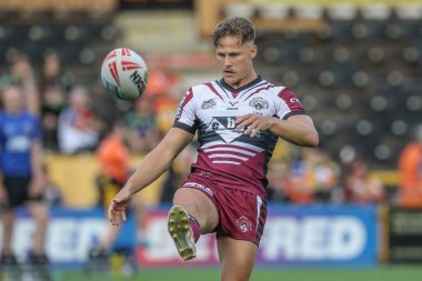 Castleford Tigers 'dan Jacob Miller maç öncesi ısınma turunda 20. Betfred Süper Ligi karşılaşmasında Castleford Tigers, Leigh Leopards' a karşı The Mend-A-Hose Jungle, Castleford, Birleşik Krallık, 1 Ağustos 2024