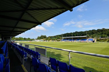 Nantporth 'un UEFA Avrupa Konferans Ligi' nin önünde genel bir görünümü İkinci Ön eleme karşılaşması Caernarfon Town - Legia Varşova maçı Nantporth, Bangor, Birleşik Krallık, 1 Ağustos 2024