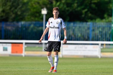 Legia Warszawa 'dan Jordan Majchrzak, UEFA Avrupa Konferans Ligi İkinci Ön eleme karşılaşmasında Caernarfon Town ile Legia Varşova arasında 1 Ağustos 2024' te Nantporth, Bangor, Birleşik Krallık 'ta oynanan karşılaşma.