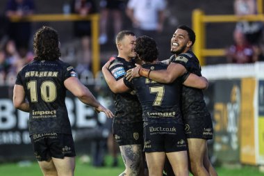 Leigh Leoparları 'ndan Edwin Ipape, 1 Ağustos 2024' te İngiltere 'nin Castleford kentinde oynanan The Mend-A-Hose Jungle, Castleford, İngiltere Süper Lig 20.