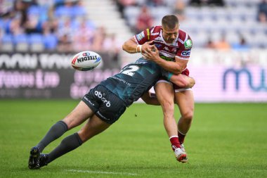 Wigan Warriors 'dan Ryan Hampshire, Huddersfield Giants takımından Sam Hewitt tarafından yenildi. Wigan Warriors, Huddersfield Giants' a karşı oynadığı 1 Ağustos 2024 'te oynanan 20.