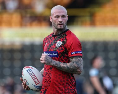 Leigh Leoparları 'ndan Zak Hardaker Betfred Süper Lig 20. Raundunda ısınma turunda Castleford Tigers, Leigh Leopards' a karşı The Mend-A-Hose Jungle, Castleford, İngiltere, 1 Ağustos 2024