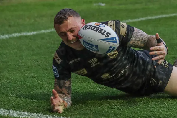 stock image Josh Charnley of Leigh Leopards drops the ball during the Betfred Super League Round 20 match Castleford Tigers vs Leigh Leopards at The Mend-A-Hose Jungle, Castleford, United Kingdom, 1st August 2024