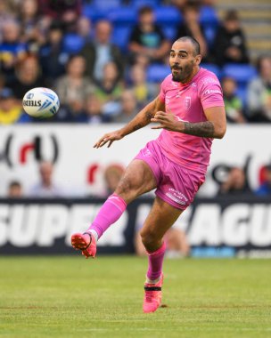 Hull KR 'dan Tyrone May, 2 Ağustos 2024' te İngiltere 'nin Warrington şehrinde oynanan 20. Betfred Süper Lig karşılaşmasında önde gidiyor.