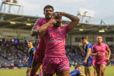 Hull KR takımından Tyrone May, 2 Ağustos 2024 tarihinde Warrington Jones Stadyumu 'nda oynanan Warrington Wolves vs Hull KR karşılaşmasında denemesini kutluyor.