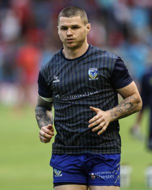 Warrington Wolves takımından John Bateman, 2 Ağustos 2024 'te Warrington Jones Stadyumu' nda oynanan Warrington Wolves vs Hull KR maçında maç öncesi ısınma turunda.