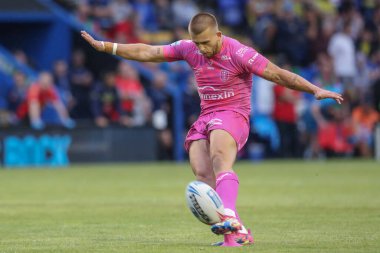 Hull KR 'dan Mikey Lewis, 2 Ağustos 2024' te Halliwell Jones Stadyumu, Warrington, İngiltere 'de oynanan Warrington Wolves vs Hull KR maçında attığı gol için dönüştürüldü.