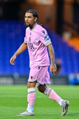 Blackburn Rovers takımından Tyrhys Dolan, Stockport County 'nin Blackburn Rovers' a karşı oynadığı 2 Ağustos 2024 tarihli maç sırasında İngiltere 'nin Stockport şehrindeki Edgeley Park Stadyumu' nda karşı karşıya geldi.