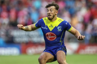 Warrington Wolves takımından Matty Ashton, 2 Ağustos 2024 'te Halliwell Jones Stadyumu' nda oynanan Warrington Wolves vs Hull KR maçında maç yapıyor.