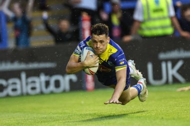 Warrington Wolves takımından Josh Thewlis 70 yarda tek başına koşuyor ama video hakem 2 Ağustos 2024 'te Halliwell Jones Stadyumu, Warrington, İngiltere' de oynanan 20.