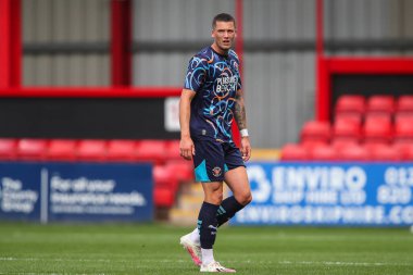 Blackpool 'dan Oliver Casey 3 Ağustos 2024' te Alexandra Stadyumu 'nda oynanan Crewe Alexandra-Blackpool maçında