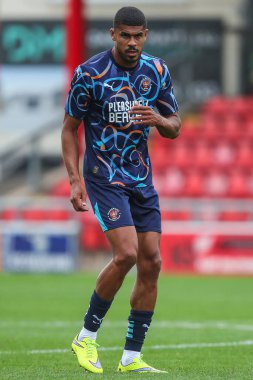 Blackpool 'dan Ash Fletcher, Crewe Alexandra' ya karşı Blackpool 'un 3 Ağustos 2024' teki Alexandra Stadyumu 'nda oynanan hazırlık maçı sırasında