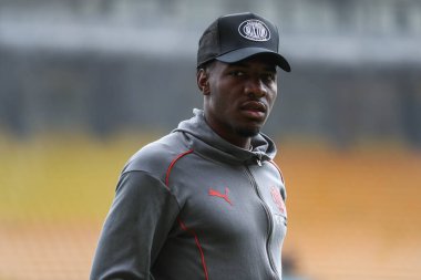 St Pauli 'den Oladapo Afolayan, Carrow Road' a sezon öncesi dostluk maçı öncesinde Norwich City ile St. Pauli arasındaki Carrow Road, Norwich, İngiltere, 3 Ağustos 2024 'te vardı.
