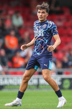 Blackpool 'dan Kyle Joseph, Crewe Alexandra' ya karşı Blackpool 'un 3 Ağustos 2024' teki Alexandra Stadyumu 'nda oynanan sezon öncesi dostluk maçı sırasında