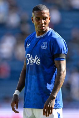 Everton 'dan Ashley Young, Preston North End' e karşı 3 Ağustos 2024 Deepdale, Preston, İngiltere 'de oynanan ön sezon dostluk maçı sırasında