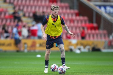 Blackpool 'dan Hayden Coulson sezon öncesi hazırlık maçında Crewe Alexandra-Blackpool maçı öncesinde Alexandra Stadyumu, Crewe, İngiltere, 3 Ağustos 2024
