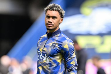 Everton 'dan Roman Dixon, 3 Ağustos 2024 Deepdale, Preston, İngiltere' de Preston North End ile oynanan sezon öncesi dostluk maçı öncesinde ısınıyor.