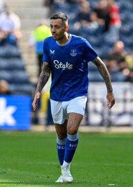 Everton 'dan Dwight McNeil, Preston North End' e karşı Deepdale, Preston, İngiltere 'de oynanan 3 Ağustos 2024 ön sezon dostluk maçı sırasında