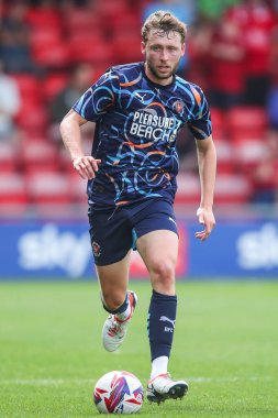 Blackpool 'dan Matthew Pennington 3 Ağustos 2024' te Alexandra Stadyumu 'nda oynanan Crewe Alexandra-Blackpool maçında