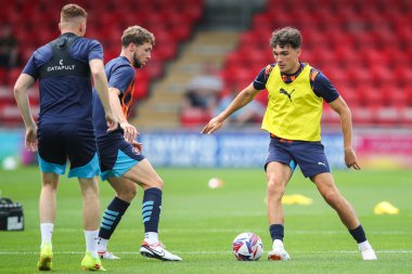 Blackpool 'dan Kyle Joseph sezon öncesi hazırlık maçında Crewe Alexandra ve Blackpool' a karşı Alexandra Stadyumu, Crewe, İngiltere, 3 Ağustos 2024