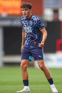 Blackpool 'dan Kyle Joseph, Crewe Alexandra' ya karşı Blackpool 'un 3 Ağustos 2024' teki Alexandra Stadyumu 'nda oynanan sezon öncesi dostluk maçı sırasında