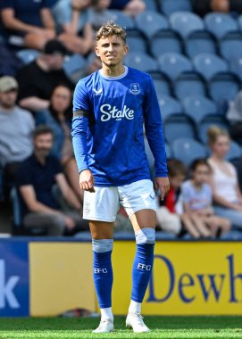 Everton 'dan Jesper Lindstrm sezon öncesi dostluk maçı sırasında Preston North End Everton' a karşı Deepdale, Preston, İngiltere, 3 Ağustos 2024