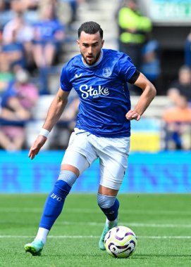 Everton 'dan Jack Harrison, Preston North End' e karşı 3 Ağustos 2024 Deepdale, Preston, İngiltere 'de oynanan ön sezon dostluk maçı sırasında iş başında.