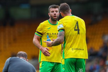 Norwich City 'den Grant Hanley ve Shane Duffy Norwich City' nin 3 Ağustos 2024 'te Norwich City' ye karşı St. Pauli 'nin Carrow Road, Norwich, İngiltere' de oynadığı sezon öncesi dostluk maçında taktikleri konuşuyorlar.