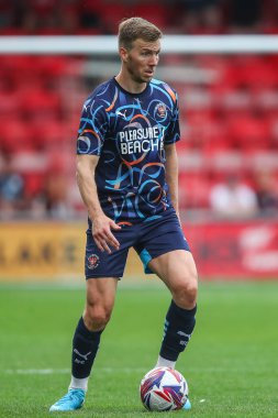 Blackpool 'dan Lee Evans, Crewe Alexandra' ya karşı Blackpool 'un 3 Ağustos 2024' teki Alexandra Stadyumu 'nda oynanan sezon öncesi dostluk maçı sırasında