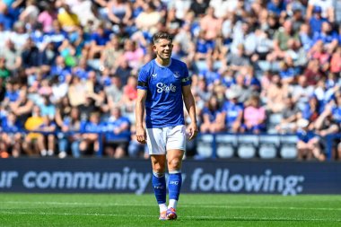 Everton 'dan James Tarkowski sezon öncesi hazırlık maçında Preston North End Everton' a karşı Deepdale, Preston, İngiltere, 3 Ağustos 2024