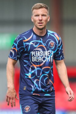 Blackpool 'dan Lee Evans, Crewe Alexandra' ya karşı Blackpool 'un 3 Ağustos 2024' teki Alexandra Stadyumu 'nda oynanan sezon öncesi dostluk maçı sırasında