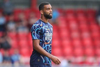 Blackpool 'dan CJ Hamilton 3 Ağustos 2024' te Alexandra Stadyumu 'nda oynanan Crewe Alexandra-Blackpool maçında