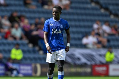 Everton 'dan Idrissa Gueye, Preston North End' in 3 Ağustos 2024 'te Deepdale' de Everton 'a karşı oynadığı ön sezon dostluk maçı sırasında