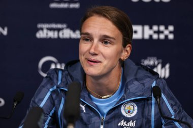 Vivianne Miedema Manchester City 'nin son kadın imzası Etihad Stadyumu, Manchester, 4 Ağustos 2024' te düzenlenen basın toplantısında gerçekleşti.