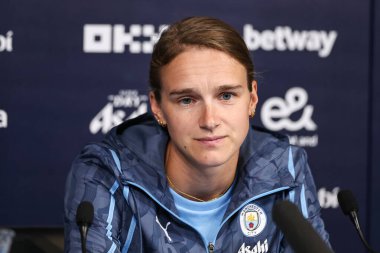 Vivianne Miedema Manchester City 'nin son kadın imzası Etihad Stadyumu, Manchester, 4 Ağustos 2024' te düzenlenen basın toplantısında gerçekleşti.