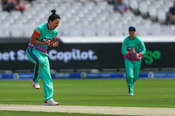 stock image Marizanne Kapp of Oval Invincibles celebrates after the dismal of Heather Knight of London Spirit during the The Hundred match London Spirit Women vs Oval Invincibles Women at Lords, London, United Kingdom, 4th August 2024