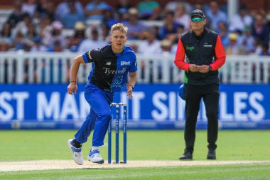 Londra Spirit 'ten Nathan Ellis, Londra Spirit Men' e karşı 4 Ağustos 2024 'te Londra, Londra, İngiltere' de oynanan Oval Invincibles maçında görev başında.