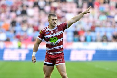 Leigh Leopards takımından Nathan Wilde, 6 Ağustos 2024 'te İngiltere' nin Wigan şehrinde oynanan Wigan Warriors - Leigh Leopards maçında talimat verdi.