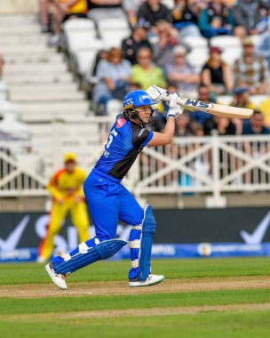 Londra Spirit 'ten Heather Knight, The Hundred maçında Trent Rockets' ın Londra 'lı kadınlara karşı oynadığı Trent Bridge, Nottingham, İngiltere' de 7 Ağustos 2024
