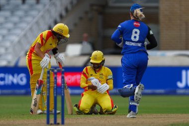 Trent Rockets 'ın Alana King' i, Trent Rockets 'ın Londra Ruh Kadınları' na karşı oynadığı Trent Bridge, Nottingham, İngiltere 'de 7 Ağustos 2024' te oynanan 100 Roket Maçı 'nın son maçında şaşkına döndü.