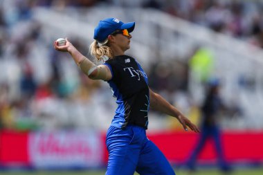 London Spirit Fields 'dan Eva Gray The Hundred maçında Trent Rockets, London Spirit Women' a karşı Trent Bridge, Nottingham, İngiltere 'de 7 Ağustos 2024