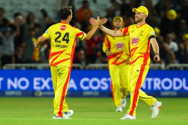 Trent Roket oyuncuları, Trent Rockets 'ın Londra Spirit' e karşı Trent Bridge, Nottingham, İngiltere 'de 7 Ağustos 2024' te oynadığı The Hundred maçının ardından zaferlerini kutluyorlar.