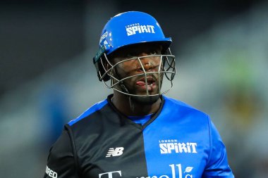 London Spirit 'ten Andre Russell, The Hundred maçında Trent Rockets' ın Londra Spirit 'e karşı Trent Bridge, Nottingham, İngiltere' de 7 Ağustos 2024 'te oynadığı maçta görevden alınmasının ardından üzgün görünüyor.