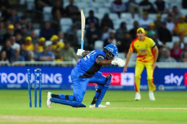 London Spirit 'ten Andre Russell Trent Rockets - Trent Rockets - London Spirit maçında Trent Bridge, Nottingham, İngiltere' de 7 Ağustos 2024 'te Trent Rockets - Trent Rockets - London Spirit maçı sırasında şaşkına döndü.